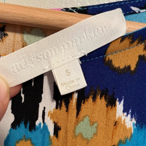 Colorful Floral Sleeveless Top - Picture 5 of 9